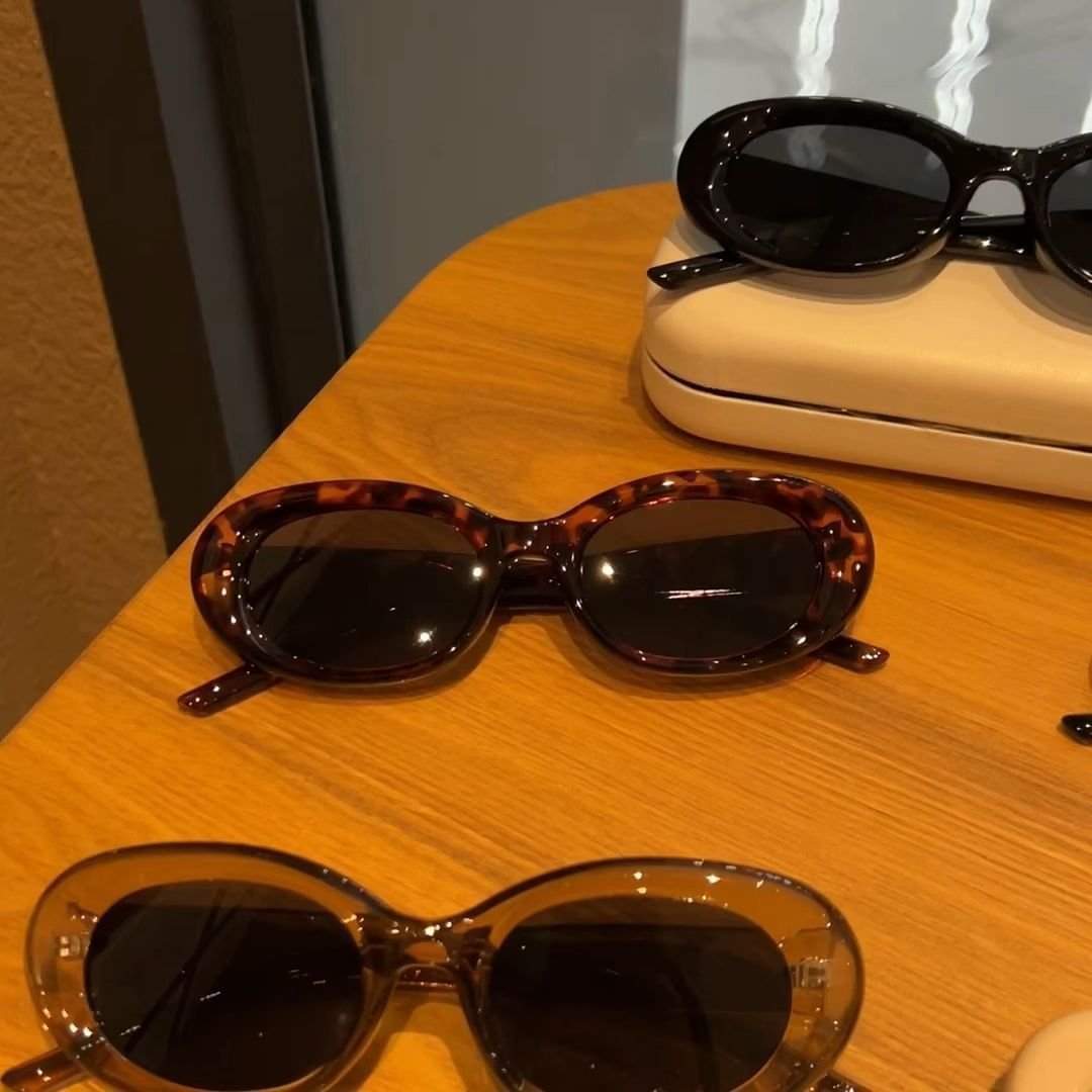 Retro Oval White Frame Cat-Eye Sunglasses | UV400 Face-Slimming Trendy Eyewear for Women O1CN0143XpCR267GY7xKbVY 2216310267614 0 Cib