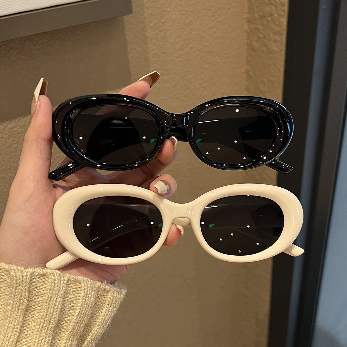 Retro Oval White Frame Cat-Eye Sunglasses | UV400 Face-Slimming Trendy Eyewear for Women O1CN0162AwPw267GY5WuQ4C 2216310267614 0 Cib